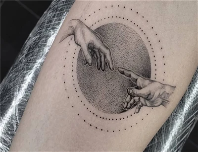 Črni umetnik tatoo iz Perua