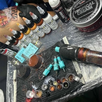 Tattoo Studios poročajo o naraščajočem povpraševanju med starejšimi prvaki - ...