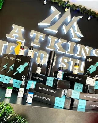 Kakšne so regionalne kulturne in politične razlike v zvezi s tetovažami?