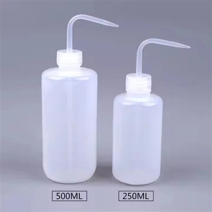 Tetovato plastična steklenica za umivanje